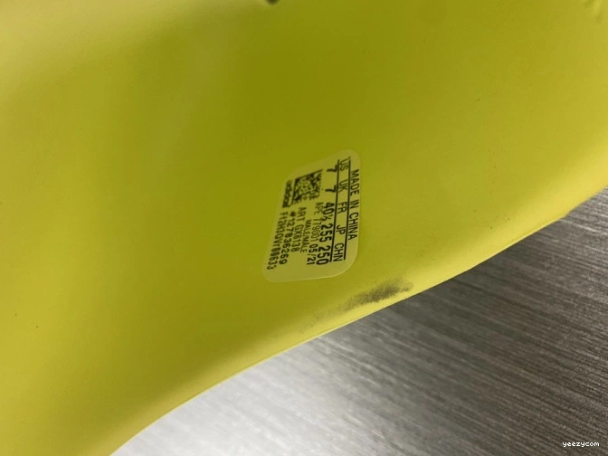 Slide GX6138 Adidas Yeezy Green 0710